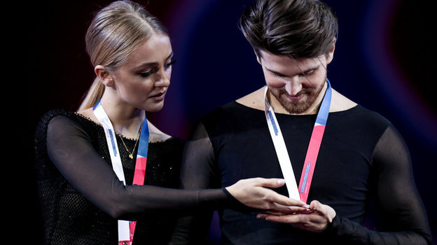 Александра Степанова и Иван Букин. Фото Дарья Исаева, «СЭ» / Canon EOS-1D X Mark II Александра Степанова и Иван Букин. Фото Дарья Исаева, «СЭ» / Canon EOS-1D X Mark II