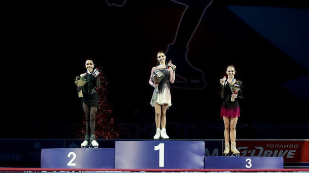 27 декабря. Челябинск. Церемония награждения. Камила Валиева — серебряная медаль, Анна Щербакова — золотая медаль, Александра Трусова — бронзовая медаль. Фото Дарья Исаева, «СЭ» / Canon EOS-1D X Mark II 27 декабря. Челябинск. Церемония награждения. Камила Валиева — серебряная медаль, Анна Щербакова — золотая медаль, Александра Трусова — бронзовая медаль. Фото Дарья Исаева, «СЭ» / Canon EOS-1D X Mark II