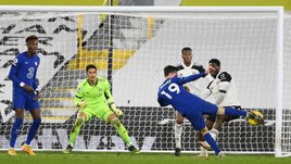 «Челси» выстрадал победу, в Голландии фанаты заклеили ворота, в Португалии замерзли поля