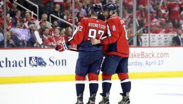 Евгений Кузнецов и Александр Овечкин.