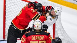 Тюрьма или пожизненная дисквалификация? В чем виноват игрок МХЛ, ударивший соперника головой об лед