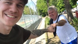 «Неправильное питание, женщины, проблемы с режимом». Как быть востребованным в «Спартаке» и «Аяксе», но закончить карьеру в 24 года