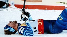 «Мало тебе Большунов врезал, долбаный ноунейм». Наши болельщики атаковали финского лыжника в соцсетях