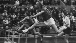 На Западе писали, что капитан женской сборной СССР — мужчина. Надо ли этому верить?