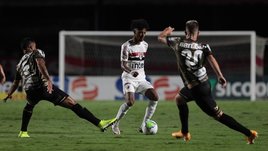 Автобус «Сан-Паулу» попал в засаду, фанаты недовольны Витинью, экс-форвард ЦСКА рвется к чемпионству