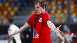 «С чего взяли, что мы должны были обыграть Швецию?» Тренер гандболистов отвечает критикам после ЧМ