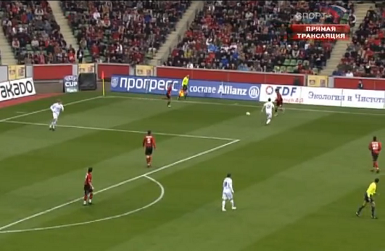 Высокий прессинг «Зенита» в матче 1/4 финала Кубка УЕФА-2007/08 против «Байера» (4:1). Высокий прессинг «Зенита» в матче 1/4 финала Кубка УЕФА-2007/08 против «Байера» (4:1).