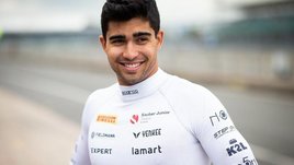 Чудом выживший пилот «Ф-2» подписал новый контракт. Он две недели провел в коме