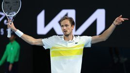 Медведев разгромил Циципаса. Даниил идет за титулом