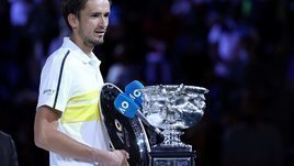 «Поражение в финале от Надаля было обиднее». Интервью Медведева после урока от Джоковича