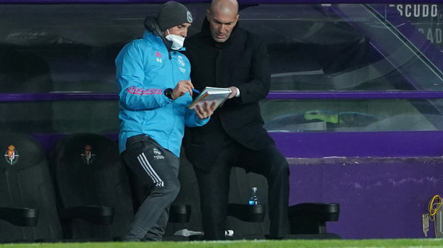 Зинедин Зидан (справа). Фото AFP Зинедин Зидан (справа). Фото AFP