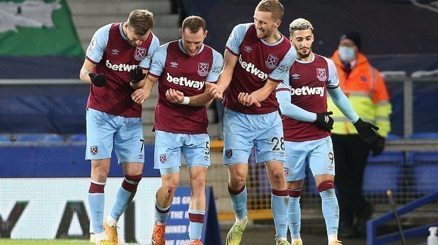 Игроки «Вест Хэма» празднуют забитый мяч. Фото twitter.com/WestHam Игроки «Вест Хэма» празднуют забитый мяч. Фото twitter.com/WestHam