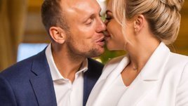 У Глушакова и футболистки ЦСКА Коваленко родилась дочь. Денис ради нее ушел из «Ахмата», чтобы жить в Москве