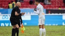 Два пенальти, две руки и двойка за работу. Как судил в Казани Карасев?