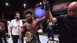 «Вы перебарщиваете с угрозами смерти, пишете всякую дичь». Дерзкий монолог Стерлинга о российских фанатах и Петре Яне