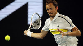 Медведев вернулся на победную волну. А Рублев установил рекорд не выходя на корт