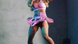 «Горжусь своим телом». Новая звезда женского бокса: у нее пятый размер груди и две ученые степени