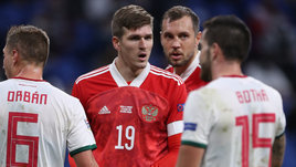 Дзюба — лидер раздевалки в сборной. Но играть должен Соболев — он это заслужил