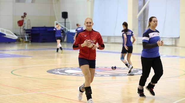 Тренировка женской сборной России по гандболу. Фото Алексей Ерёмин / ФГР Тренировка женской сборной России по гандболу. Фото Алексей Ерёмин / ФГР