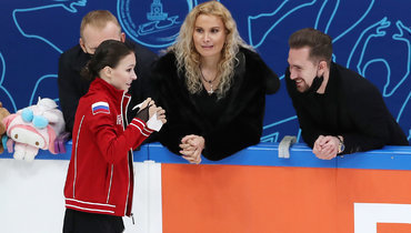 Тренерский штаб Этери Тутберидзе и Анна Щербакова.