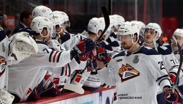 Радость хоккеистов «Металлурга».