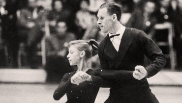 Людмила Белоусова и Олег Протопопов покорили судей и зрителей, завоевав «золото» на Олимпиаде 1964 года. Но, сдавая позиции, пара не попала в сборную. Фигуристы работали в Ленинградском балете на льду и во время швейцарских гастролей в 1979 году попросили политического убежища, отказавшись возвращаться в СССР. Лишенные званий, фигуристы холодно и пренебрежительно отзывались о родине. По признанию Белоусовой, супруги «ностальгией не страдали никогда». Пожалуй, самые известные спортсмены-перебежчики из СССР.