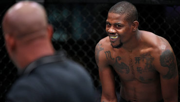 Кевин Холланд.