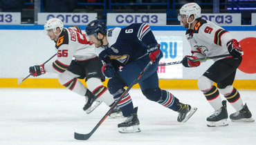 «Металлург» проиграл «Авангарду» на своем льду в третьем матче полуфинальной серии «Востока».