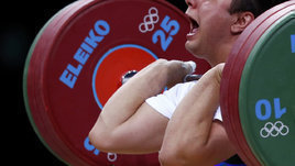 Скрутил грабителя с ножом и заставил извиняться премьер-министра. История армянского штангиста