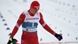 Большунов загадочно снялся с гонки. Интрига на чемпионате России закручивается все сильнее