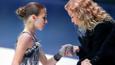 Александра Трусова. «Русская ракета» начала работать с Тутберидзе с 2016 года. До этого она тренировалась у Александра Волкова, еще раньше — в Рязани у Ольги Шевцовой. Весной 2020 ушла к Евгению Плющенко.