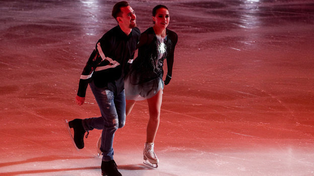 Даниил Глейхенгауз и Алина Загитова на шоу Этери Тутберидзе в Москве. Фото Дарья Исаева, «СЭ» / Canon EOS-1D X Mark II Даниил Глейхенгауз и Алина Загитова на шоу Этери Тутберидзе в Москве. Фото Дарья Исаева, «СЭ» / Canon EOS-1D X Mark II