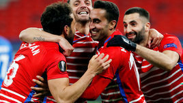 «Гранада» — это не только история про голого мужика на поле. Там есть китайские миллионы и тренер, которого сравнивают с Тедеско