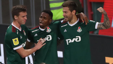 11 апреля. Москва. "Локомотив" - "Спартак" - 2:0. Федор Смолов (справа).