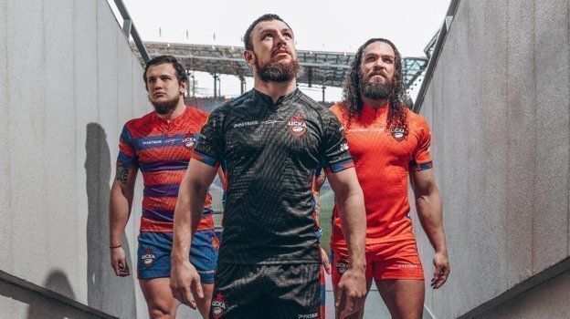 Дизайнер формы — Ринат Айнуллин. Фото Владимир Лодяков Дизайнер формы — Ринат Айнуллин. Фото Владимир Лодяков