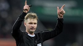 УЕФА отстранил арбитра Лапочкина. Что известно на данный момент