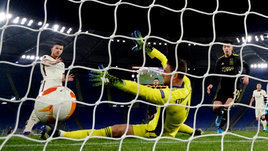 Эмери идет за четвертым кубком, игроки «Славии» не встали на колено, Джеко в компании с Дель Пьеро и Шевченко