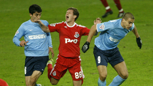 20 марта 2010 года. «Локомотив» — «Крылья Советов» — 3:0. Ибрагим Цаллагов, Александр Алиев и Евгений Савин. Фото Алексей Иванов 20 марта 2010 года. «Локомотив» — «Крылья Советов» — 3:0. Ибрагим Цаллагов, Александр Алиев и Евгений Савин. Фото Алексей Иванов