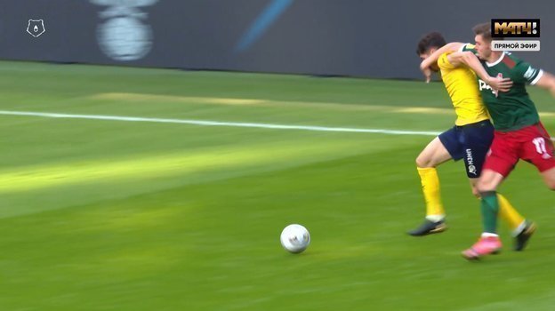 Эпизод матча 26-го тура РПЛ «Локомотив» — «Ростов» — 4:1. Эпизод матча 26-го тура РПЛ «Локомотив» — «Ростов» — 4:1.