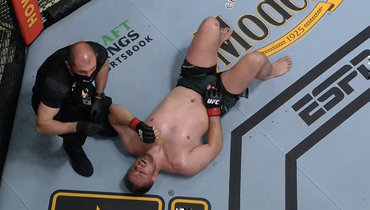 Александр Романов победил Хуана Эспино.