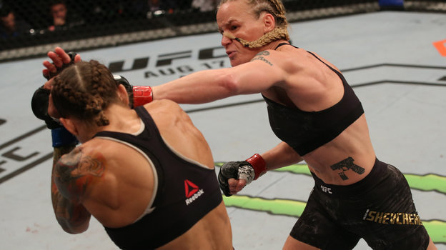 Супермен-панч Валентины Шевченко в поединке с Лиз Кармуш. Супермен-панч Валентины Шевченко в поединке с Лиз Кармуш.