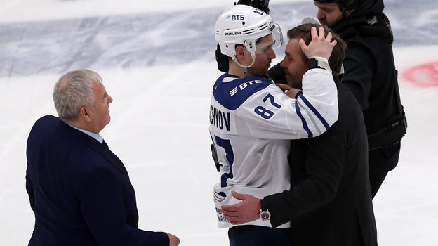 Владимир Крикунов, Вадим Шипачев и Олег Знарок. Фото Александр Федоров, «СЭ» / Canon EOS-1D X Mark II Владимир Крикунов, Вадим Шипачев и Олег Знарок. Фото Александр Федоров, «СЭ» / Canon EOS-1D X Mark II