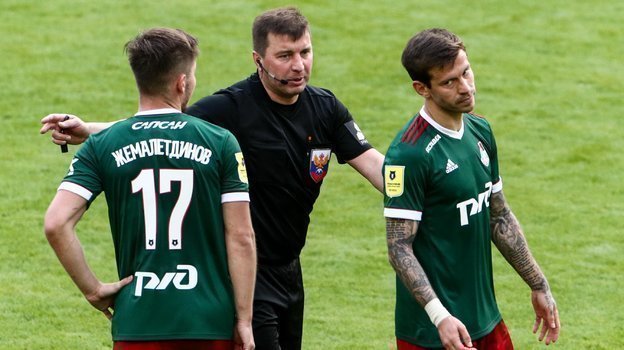 Рифат Жемалетдинов, Михаил Вилков и Федор Смолов. Фото Дарья Исаева, «СЭ» / Canon EOS-1D X Mark II Рифат Жемалетдинов, Михаил Вилков и Федор Смолов. Фото Дарья Исаева, «СЭ» / Canon EOS-1D X Mark II