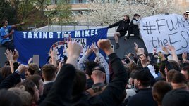 Суперлига сдалась. Английские клубы извинились, фанаты празднуют