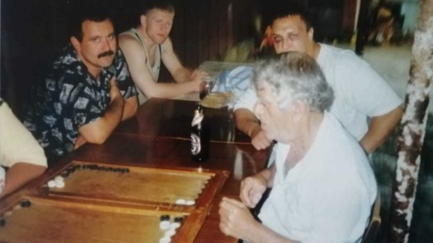 Сергей Харитонов (второй слева) и Роман Зенцов (второй справа) после их боя. Фото Фото из архива тренера Андраника Ашугяна Сергей Харитонов (второй слева) и Роман Зенцов (второй справа) после их боя. Фото Фото из архива тренера Андраника Ашугяна