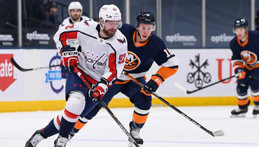 Евгений Кузнецов (слева).