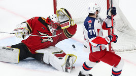 Нелепая ошибка вратаря сломила «Авангард». Но у него еще есть шансы перевернуть серию