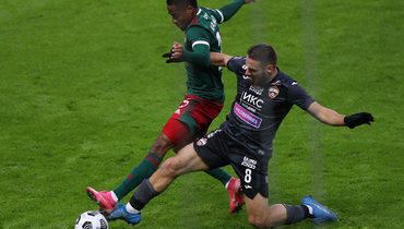 «Локо» Франсуа Камано обошел ЦСКА Николы Влашича в РПЛ и выбил в полуфинале Кубка.