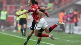 Ахметов удален — история с «Зенитом» ничему не научила. А Олич упрекнул Кукуяна, что он не увидел руку Айртона