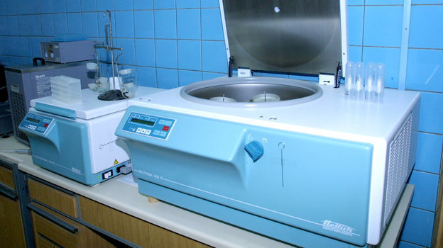 2004 год. Аппарат, анализирующий пробы на наличие эритропоэтина. Фото Юрий Широкогоров 2004 год. Аппарат, анализирующий пробы на наличие эритропоэтина. Фото Юрий Широкогоров